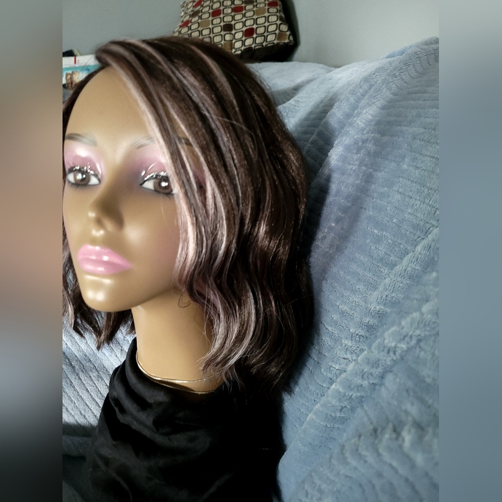 Gorgeous Wig!!! Browm With Light Pink And Blonde Highlights - Picture 2 of 14